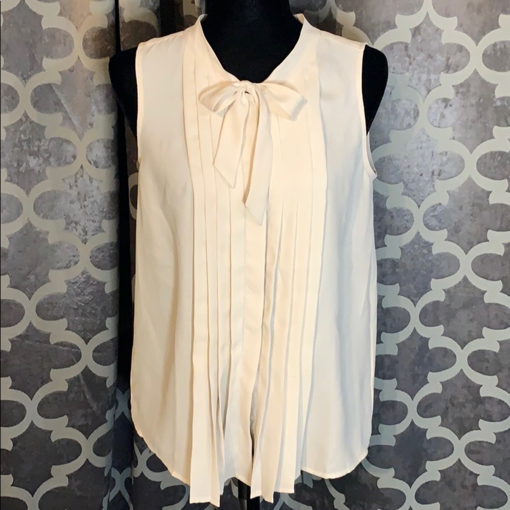 Ann Taylor Loft size M sleeveless blouse